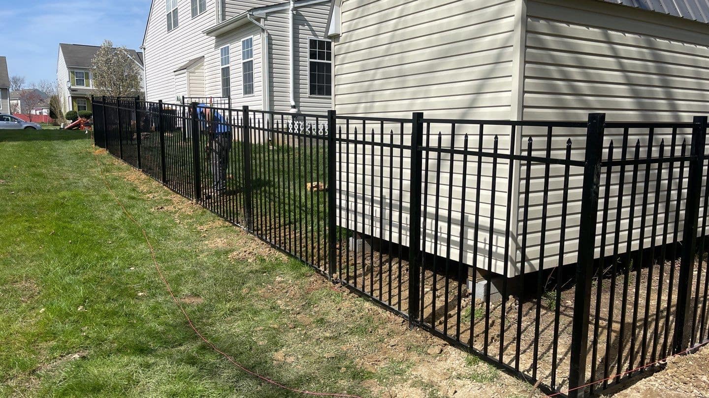 How To Install Aluminum Fence Leading Edge Fence & Gates